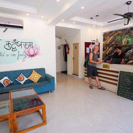 Хостел Hide-In Rishikesh, Laxman Jhula Экстерьер фото