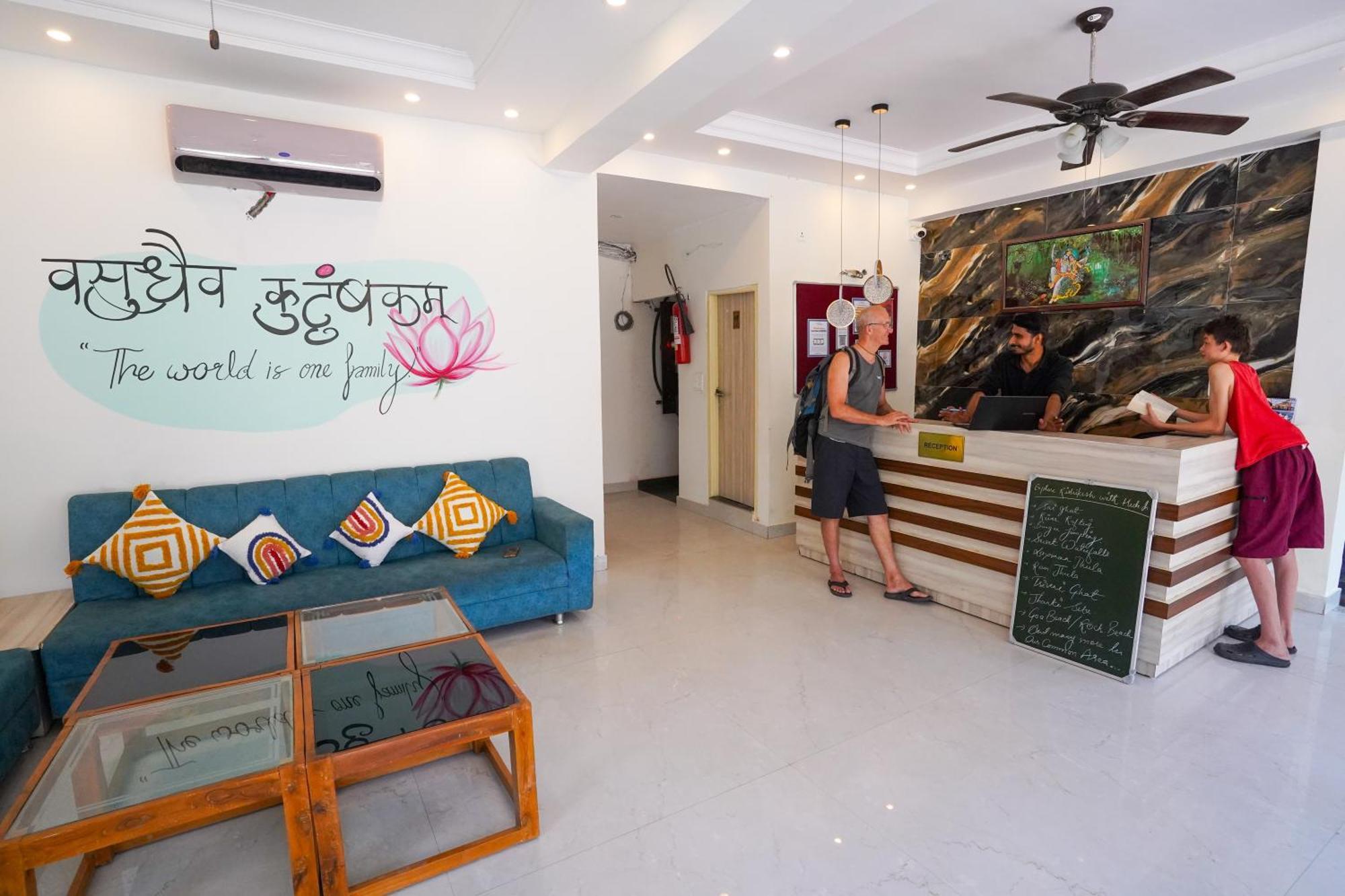 Хостел Hide-In Rishikesh, Laxman Jhula Экстерьер фото