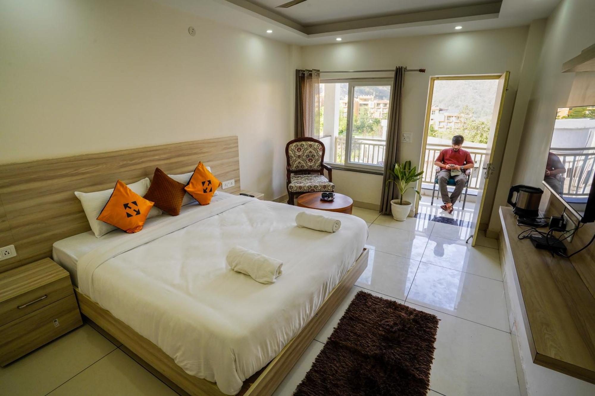 Хостел Hide-In Rishikesh, Laxman Jhula Экстерьер фото
