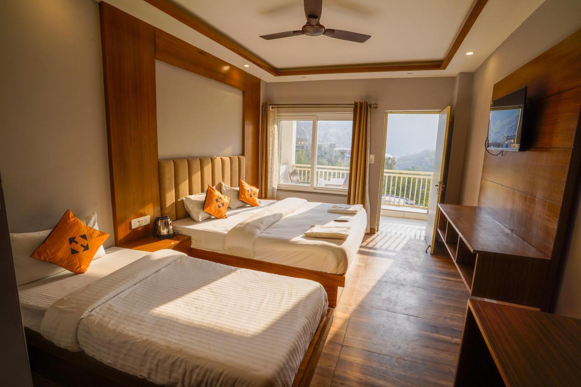 Хостел Hide-In Rishikesh, Laxman Jhula Экстерьер фото