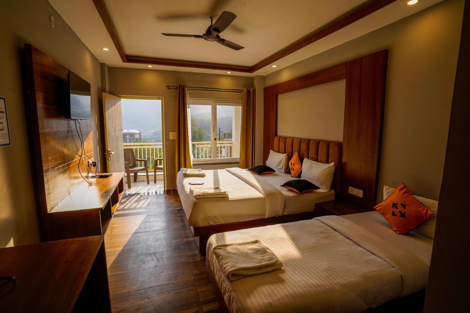 Хостел Hide-In Rishikesh, Laxman Jhula Экстерьер фото
