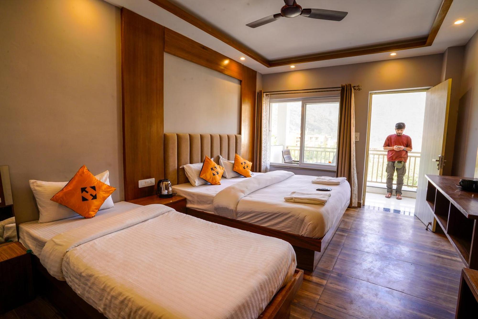 Хостел Hide-In Rishikesh, Laxman Jhula Экстерьер фото