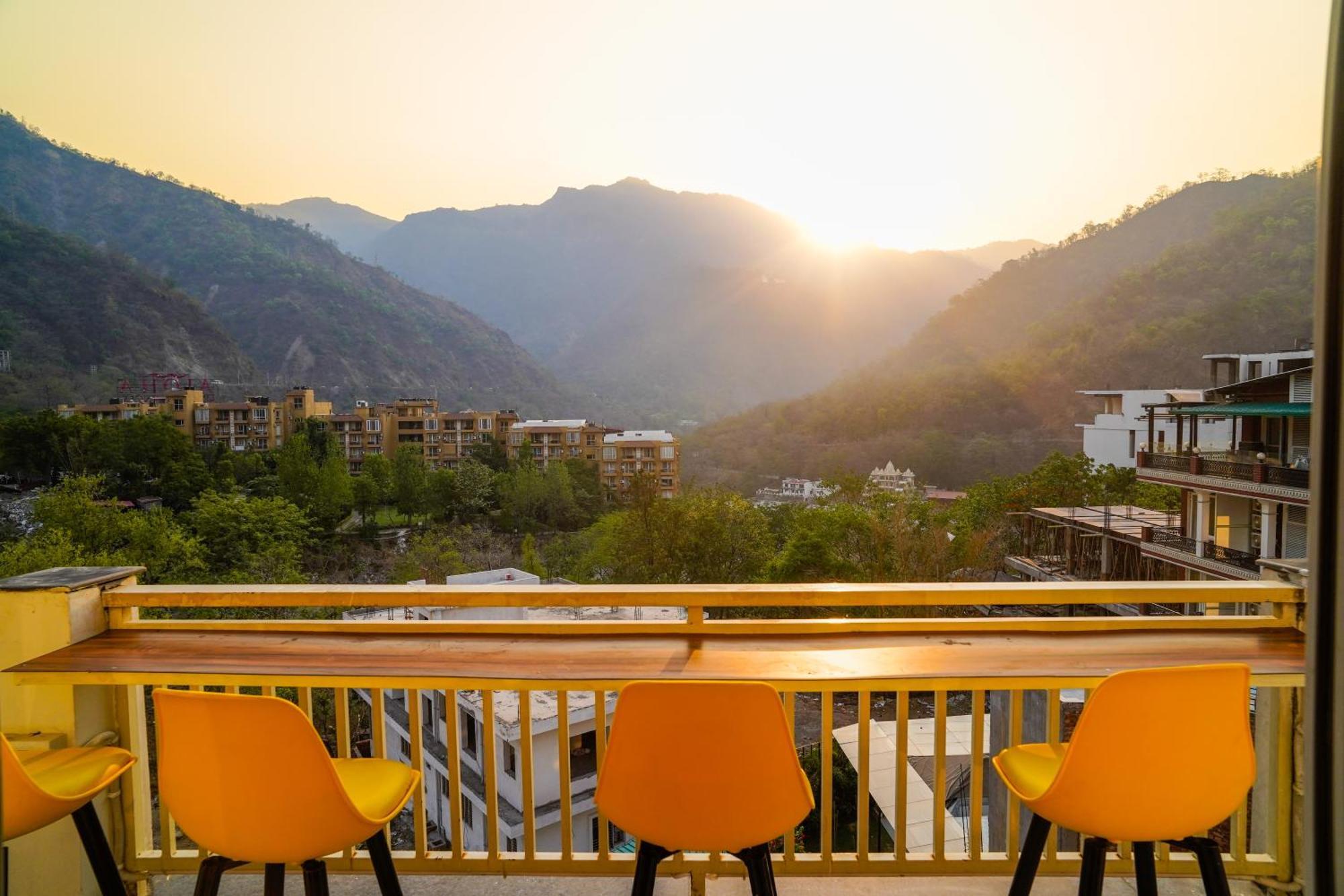 Хостел Hide-In Rishikesh, Laxman Jhula Экстерьер фото