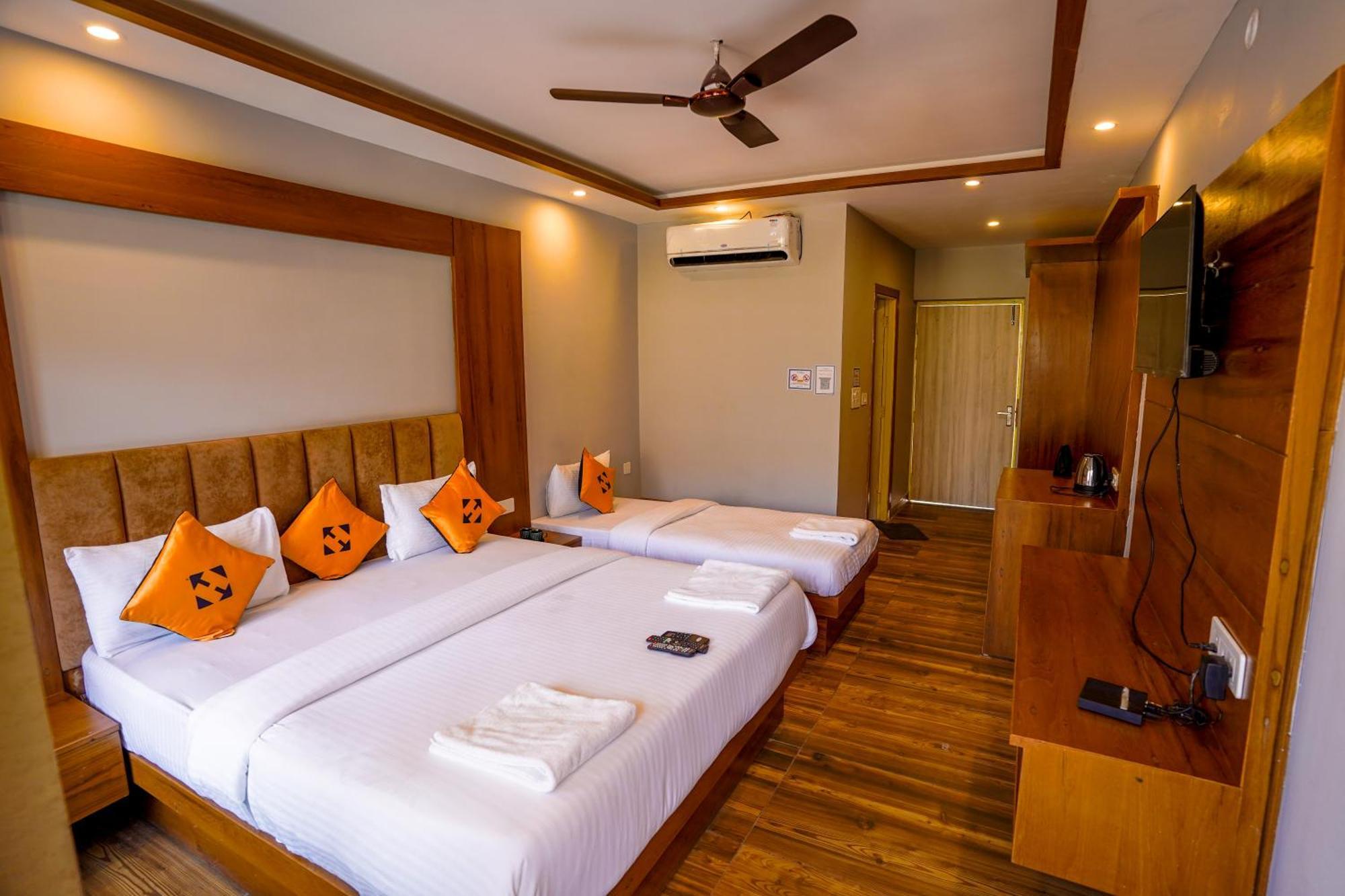 Хостел Hide-In Rishikesh, Laxman Jhula Экстерьер фото